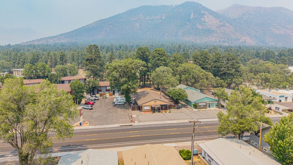 More Photos Of 2212 E Cedar Ave, Flagstaff General Retail For Sale