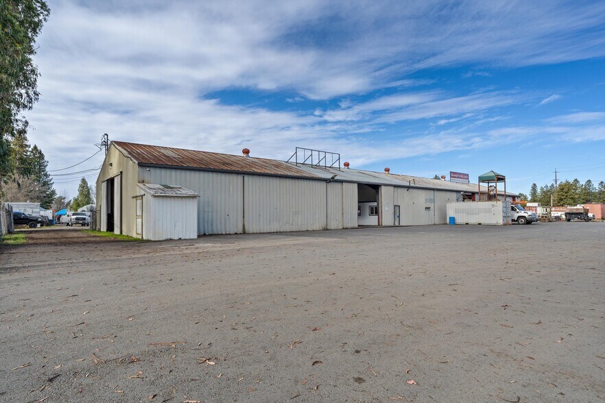 More Photos Of 141 Helman Ln, Cotati Warehouse For Lease