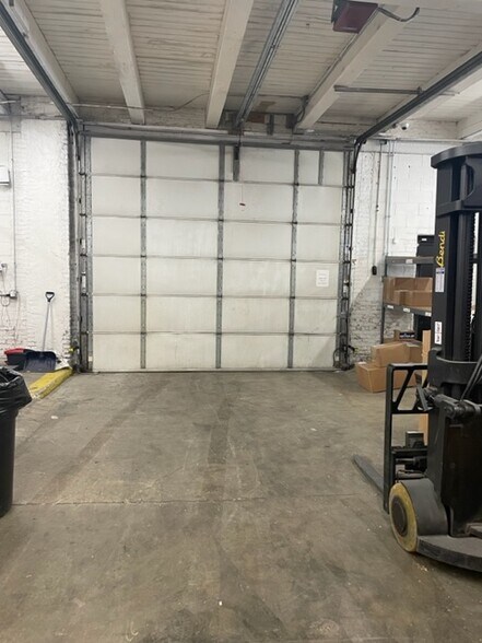 More Photos Of 2900-2902 W Chicago Ave, Chicago Warehouse For Sale