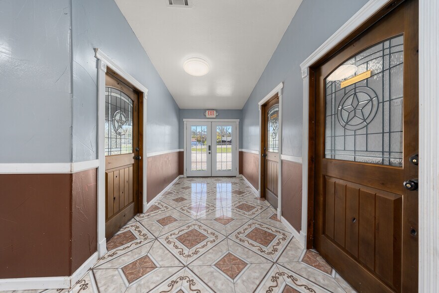 More Photos Of 3715 Bellmead Dr, Bellmead Office For Sale