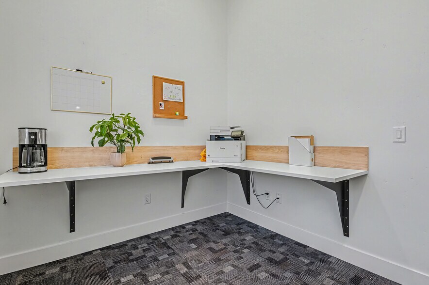 More Photos Of 3140 W Belltower Dr, Meridian Office For Lease