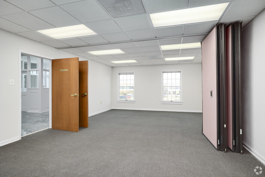 More Photos Of 8802 Sudley Rd, Manassas Medical For Lease