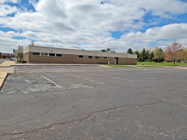 More Photos Of 123 Northridge St, Marshfield Medical For Sale
