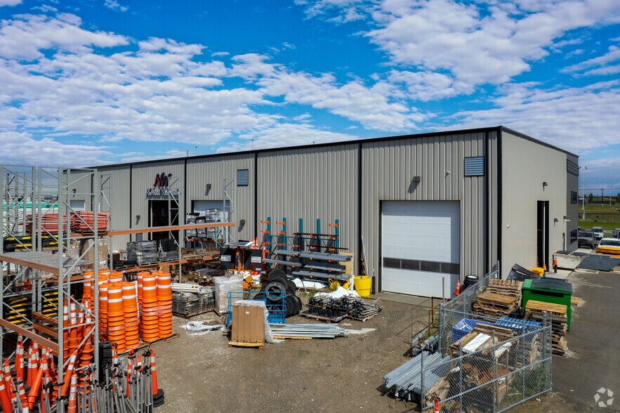 More Photos Of 285177 Wrangler Ave SE, Rocky View No 44 Distribution For Lease