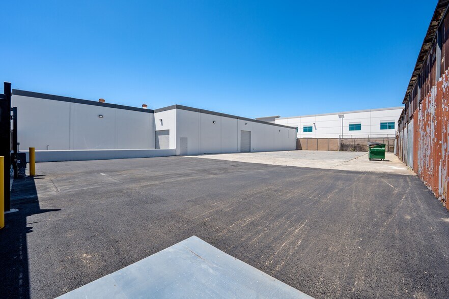 More Photos Of 15916 S Figueroa St, Gardena Warehouse For Sale