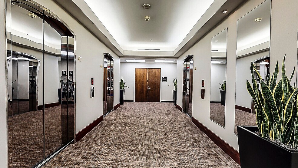 More Photos Of 5950 Hazeltine National Dr, Orlando Office For Lease