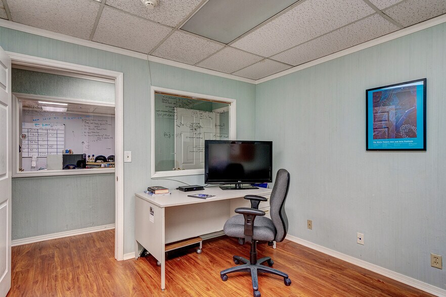 More Photos Of 2700 W 182nd St, Torrance Office For Sale