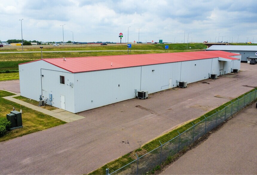 More Photos Of 47054 104th St, Sioux Falls Warehouse For Lease