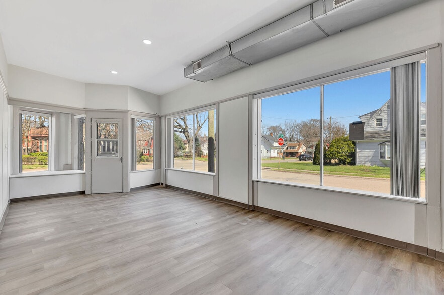 More Photos Of 2435 Williams Ave, Cincinnati Storefront Retail Residential For Lease