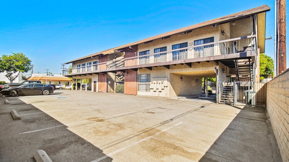 More Photos Of 800 E Wardlow Rd, Long Beach Loft Creative Space For Sale