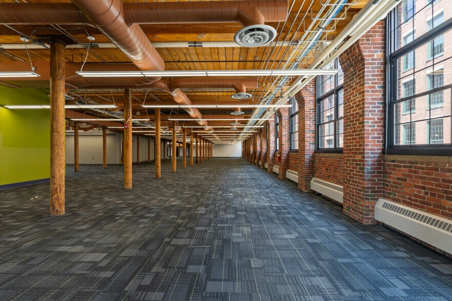 More Photos Of 140 Mill St, Lewiston Office Residential For Sale