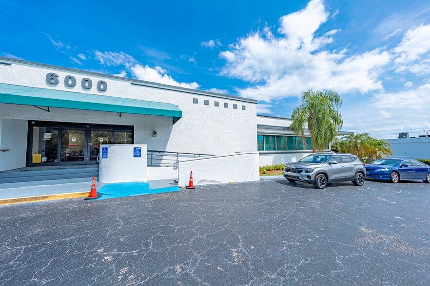 Primary Photo Of 6000 N Federal Hwy, Fort Lauderdale Medical For Sale