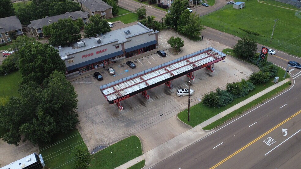 More Photos Of 5300 N State St, Jackson Service Station For Lease