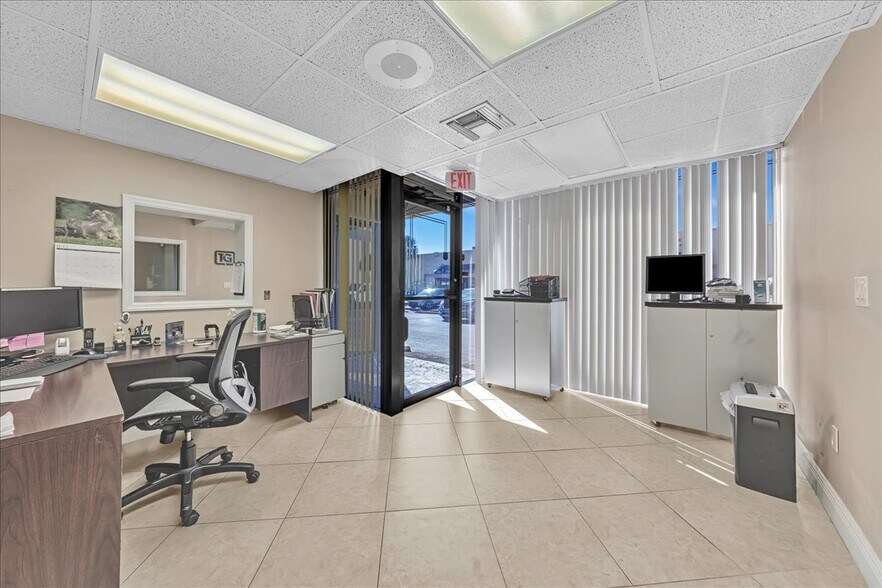 More Photos Of 6187 NW 167th St, Miami Lakes Office For Sale