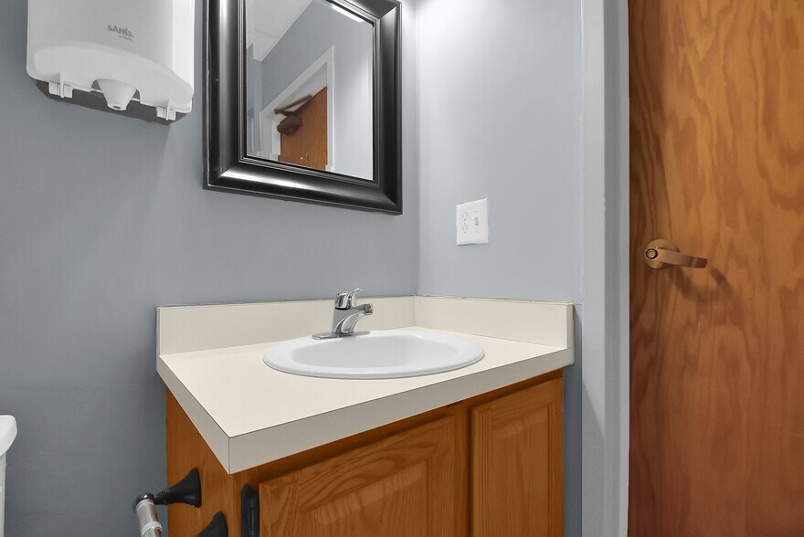 More Photos Of 660 Cooper Rd, Westerville Medical For Sale