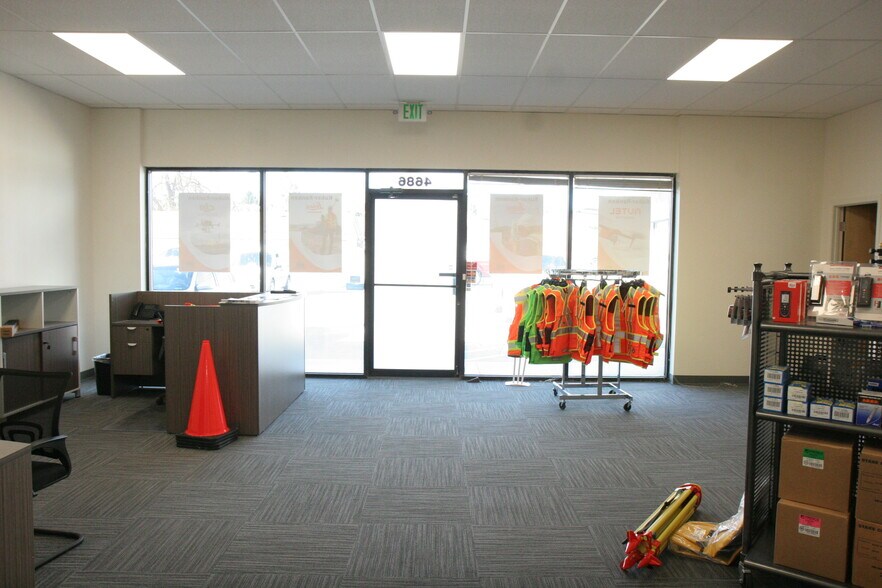 More Photos Of 4684-4688 W Chinden Blvd, Boise Freestanding For Lease