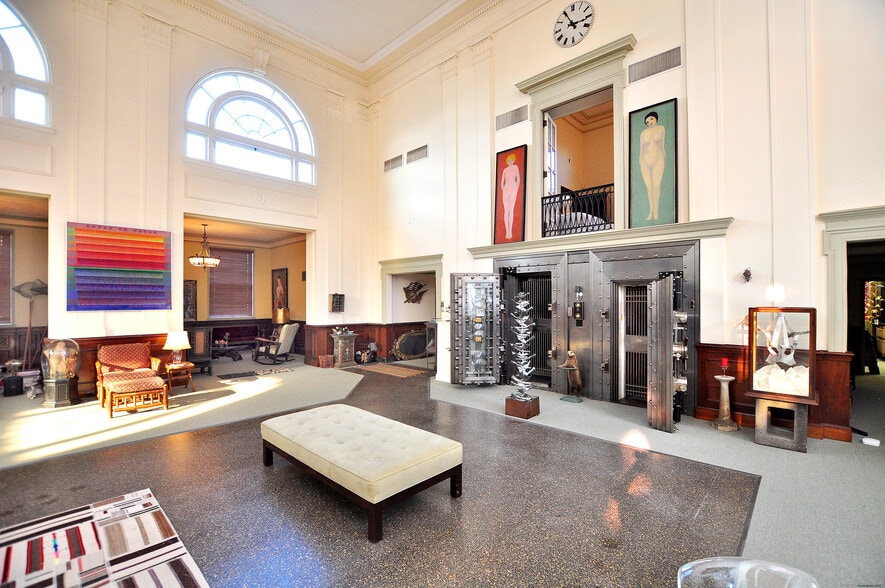 More Photos Of 236 Prospect St, Torrington Bank For Sale