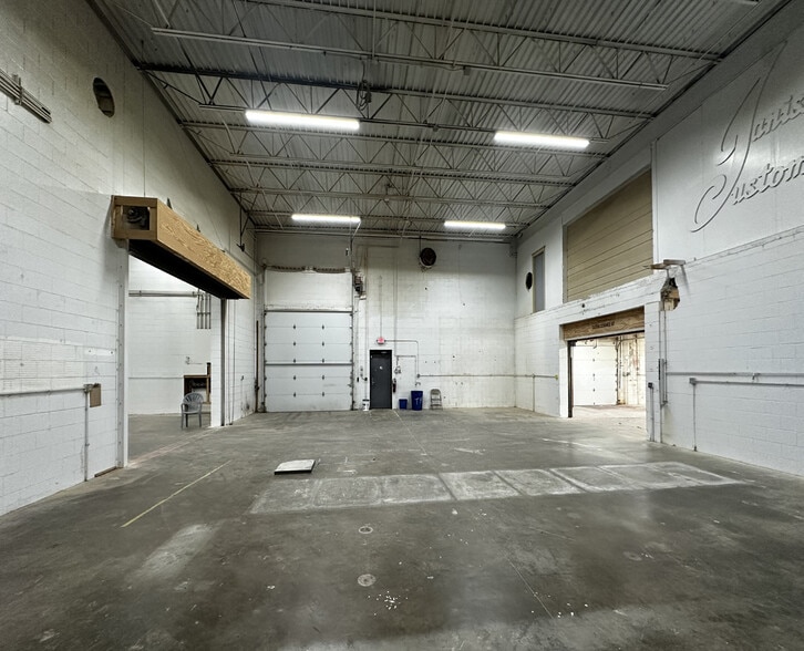 More Photos Of 16030 NE Central Ave, Ham Lake Manufacturing For Sale