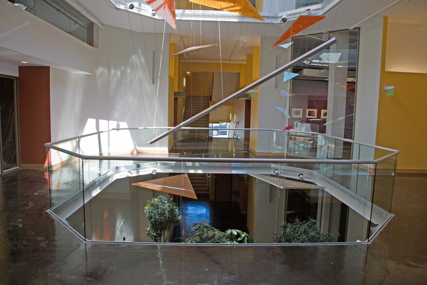 More Photos Of 91 N Saginaw St, Pontiac Office For Lease