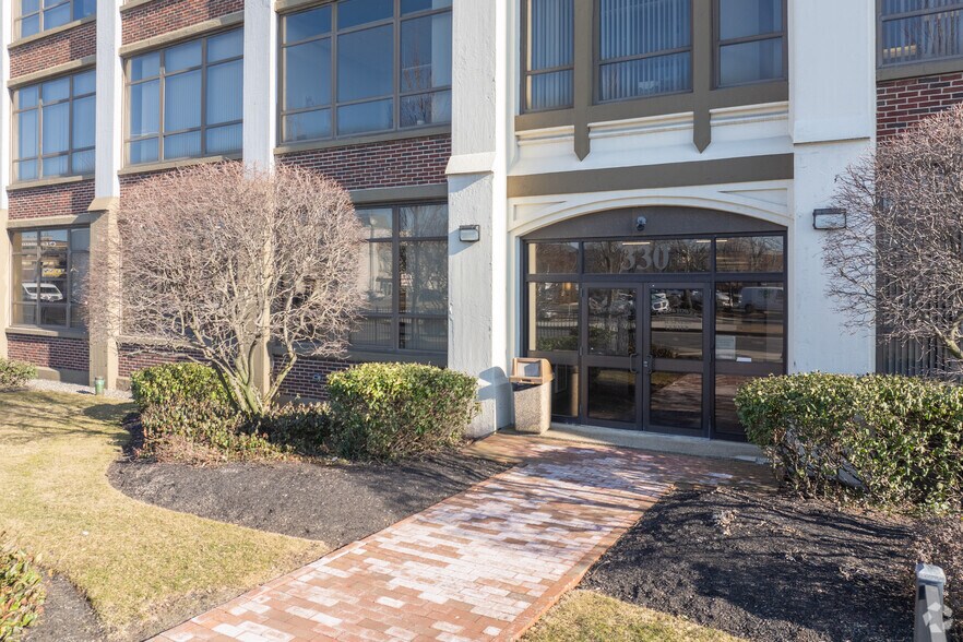 More Photos Of 330 Lynnway, Lynn Manufacturing For Lease