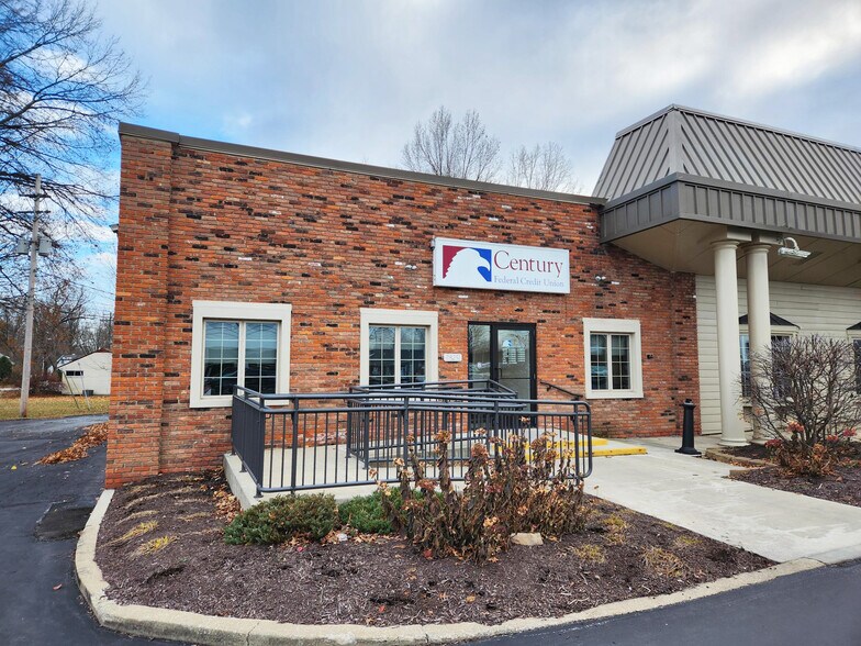 More Photos Of 28253 Lorain Rd, North Olmsted Office For Sale