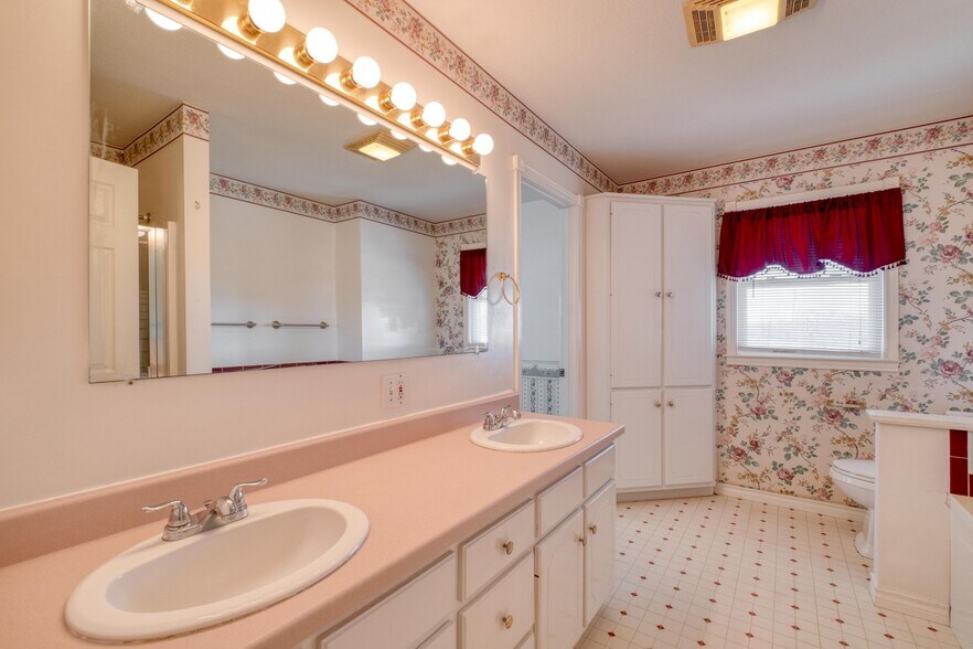 More Photos Of 829 State Highway 21 W, Cedar Creek Specialty For Sale