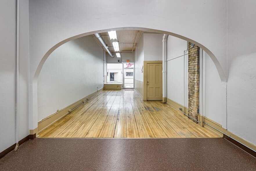 More Photos Of 578 N Main St, Oshkosh Storefront Retail Residential For Sale