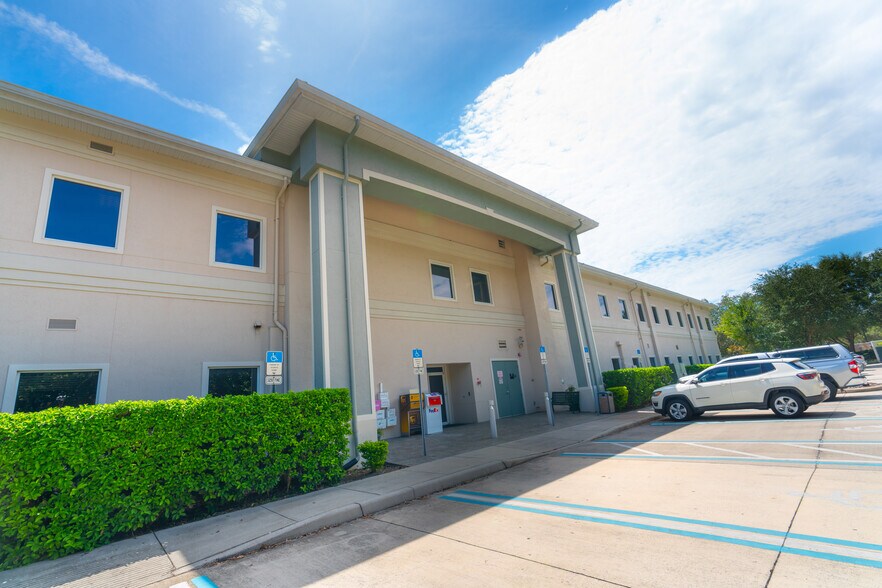 More Photos Of 6000 Turkey Lake Rd, Orlando Medical For Lease