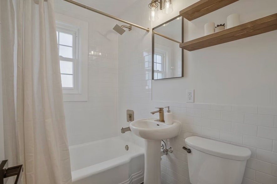 More Photos Of 1217 N Kensington St, Arlington Apartments For Sale