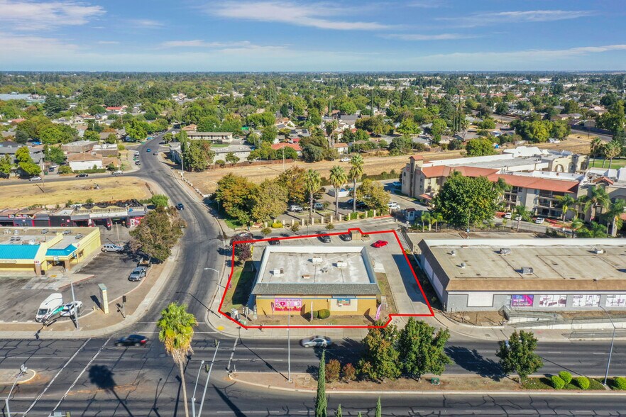 More Photos Of 811 E March Ln, Stockton Storefront For Sale