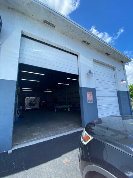 More Photos Of 7673 Hooper Rd, West Palm Beach Warehouse For Lease