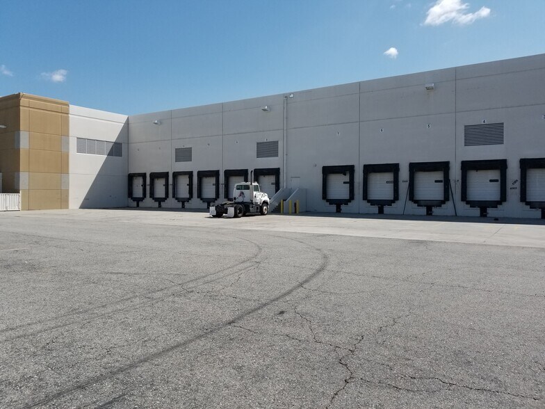 More Photos Of 13500 Marlay Ave, Fontana Warehouse For Lease