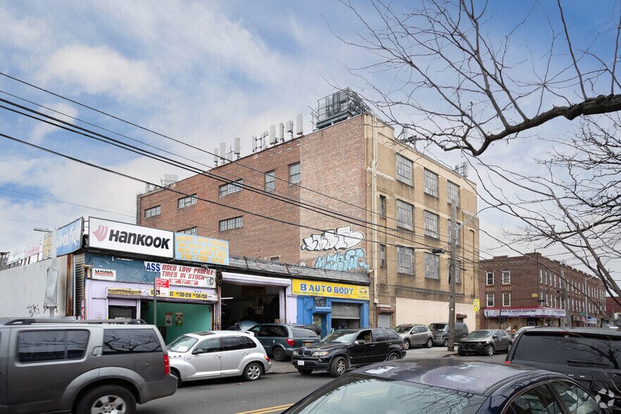 More Photos Of 97-02 150th St, Jamaica Warehouse For Lease