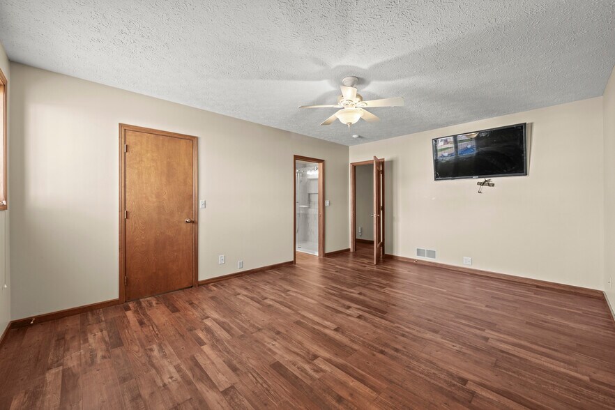 More Photos Of 832 S Main St, Canton Specialty For Sale