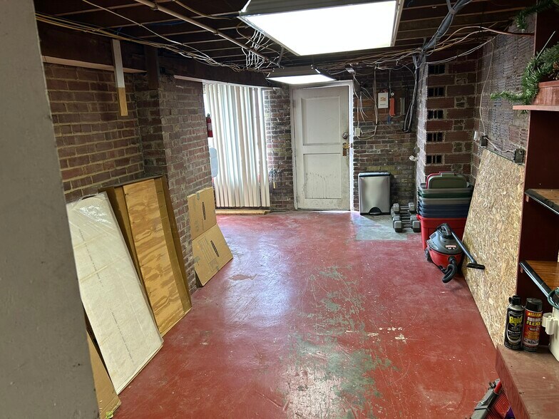 More Photos Of 62 Public Sq, Salem Storefront Retail Office For Sale