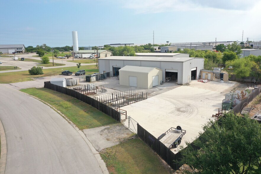 More Photos Of 455 Commercial Dr, Buda Warehouse For Sale