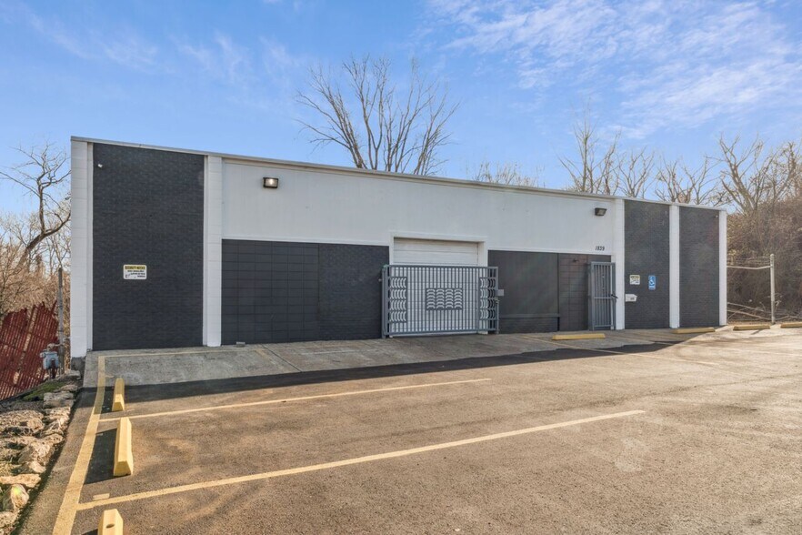 More Photos Of 1839 N 10th St, Kansas City Warehouse For Sale