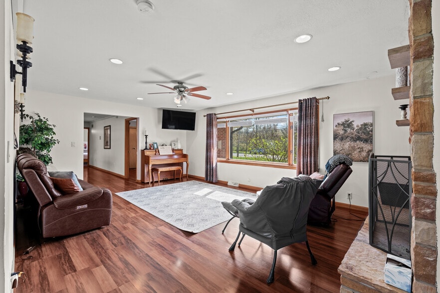 More Photos Of 327 S Miller Rd, Fairlawn Assisted Living For Sale