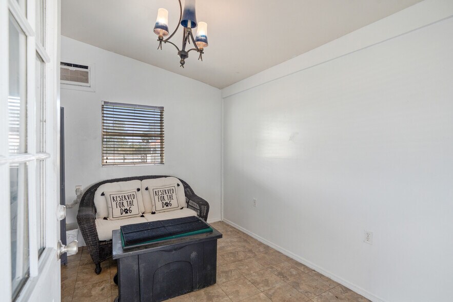 More Photos Of 806 N Jackson Rd, Venice Land For Sale