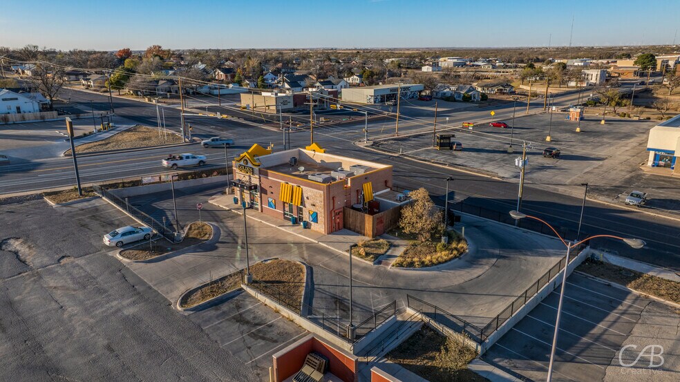 More Photos Of 3000 College Ave, Snyder General Retail For Sale