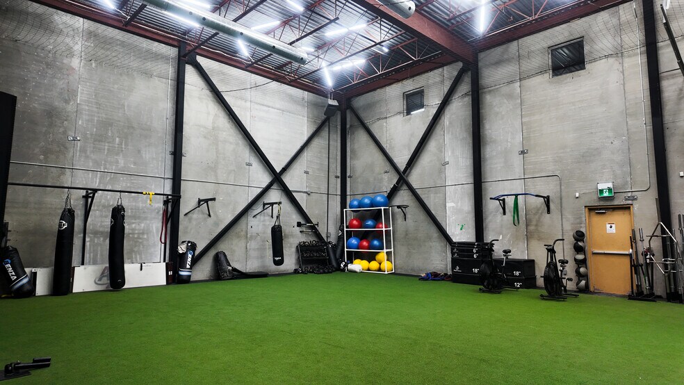 More Photos Of 31 Jevlan Dr, Vaughan General Retail For Lease