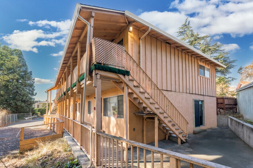 More Photos Of 3186 McKillop Rd, Oakland Apartments For Sale