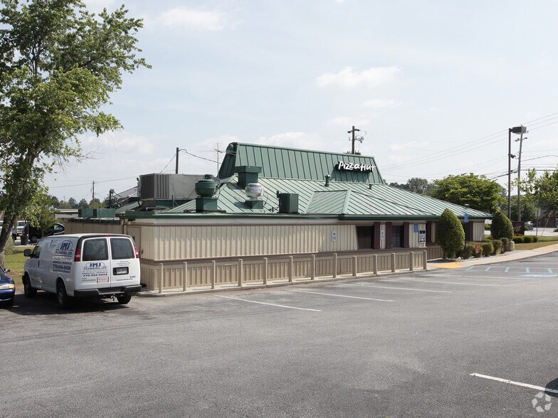 More Photos Of 650 Glynn St N, Fayetteville Restaurant For Sale