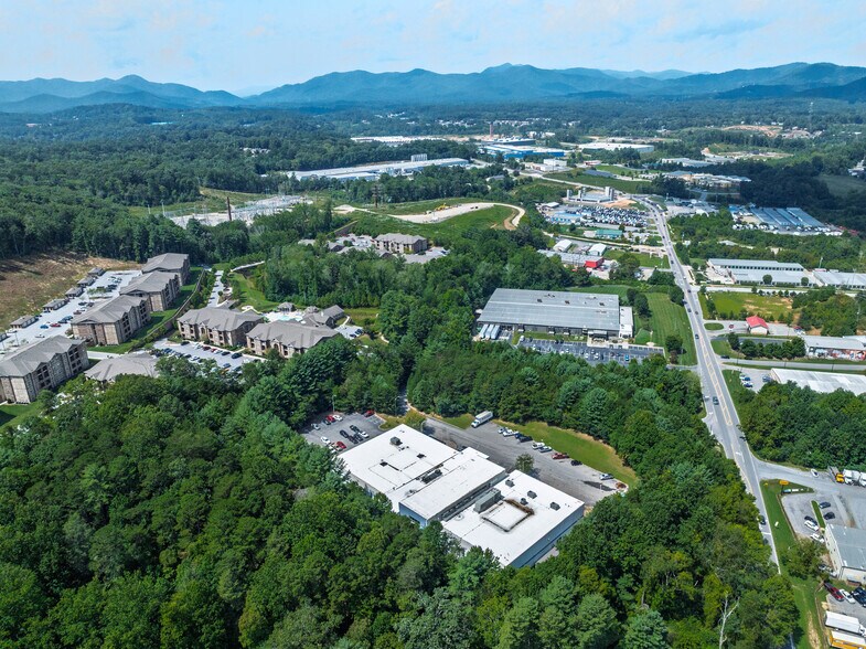 More Photos Of 230 Sardis Rd, Asheville Distribution For Sale