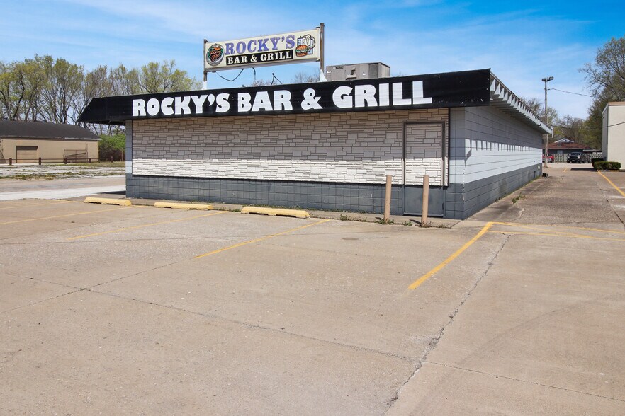 More Photos Of 1420 W Jackson St, Macomb Restaurant For Sale