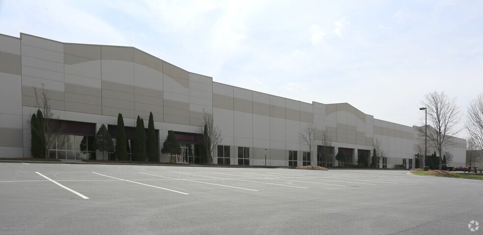 More Photos Of 488 Gallimore Dairy Rd, Greensboro Unknown For Lease