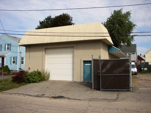 More Photos Of 9 Drowne St, Cranston Warehouse For Sale