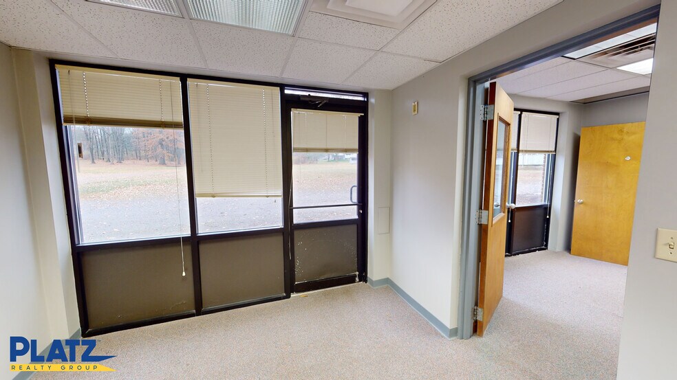 More Photos Of 170 Duquesne St, Columbiana Storefront Retail Office For Lease