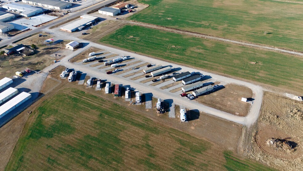 More Photos Of 923 OK-19, Chickasha Trailer Camper Park For Sale