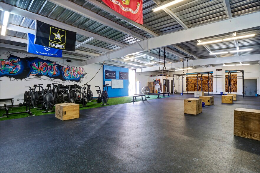 More Photos Of 1316 S 5th Ave, Wilmington Service For Sale